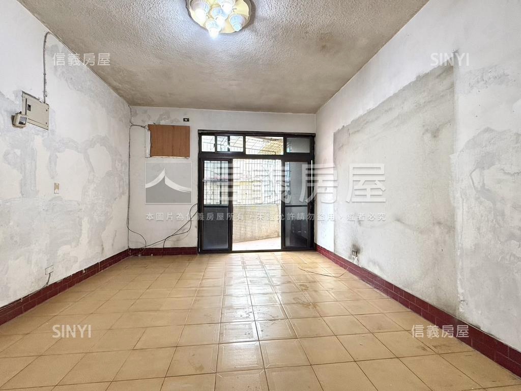 健身公寓一層一戶房屋室內格局與周邊環境