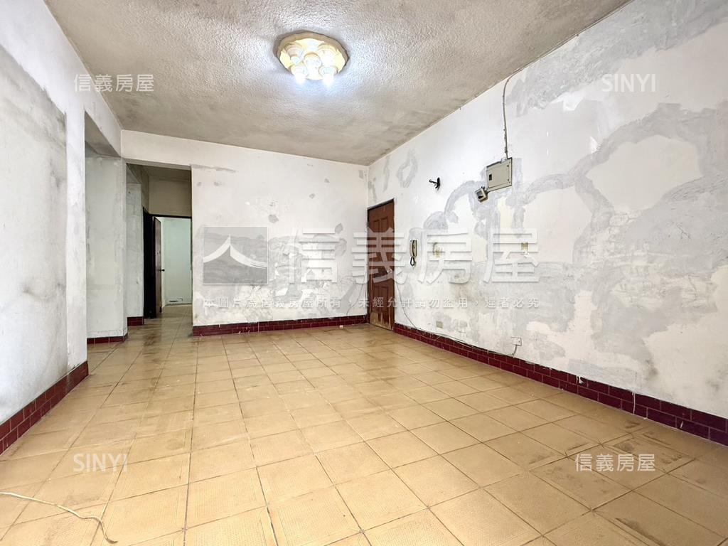 健身公寓一層一戶房屋室內格局與周邊環境