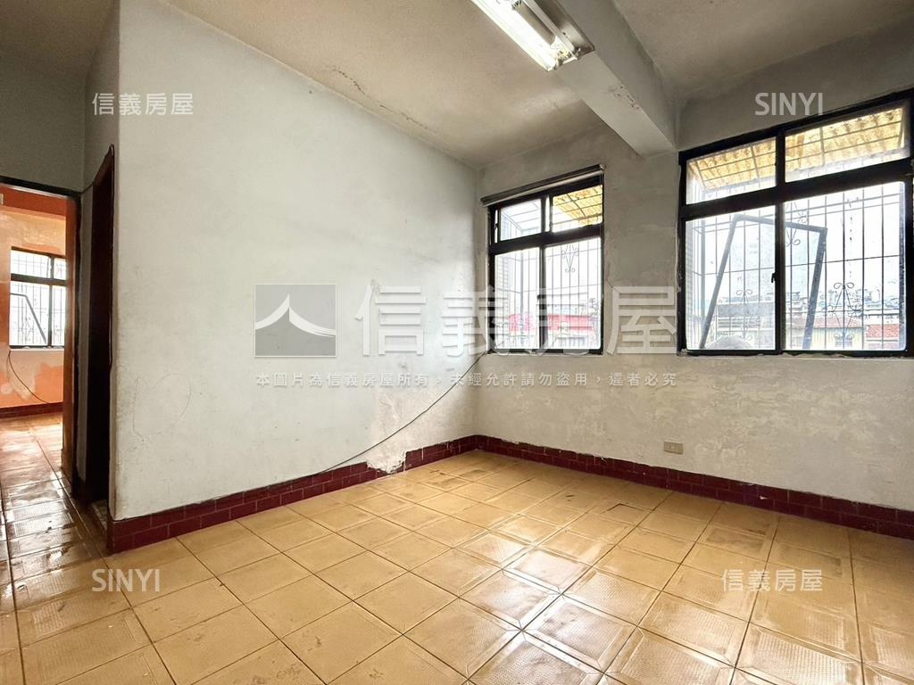 健身公寓一層一戶房屋室內格局與周邊環境