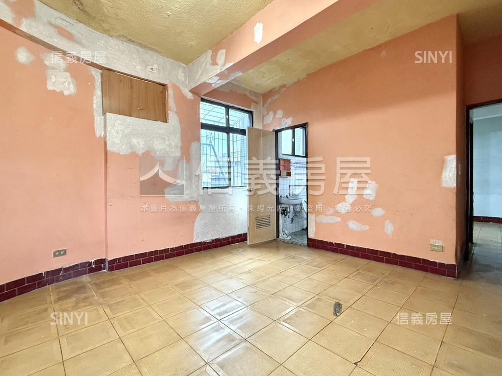 健身公寓一層一戶房屋室內格局與周邊環境