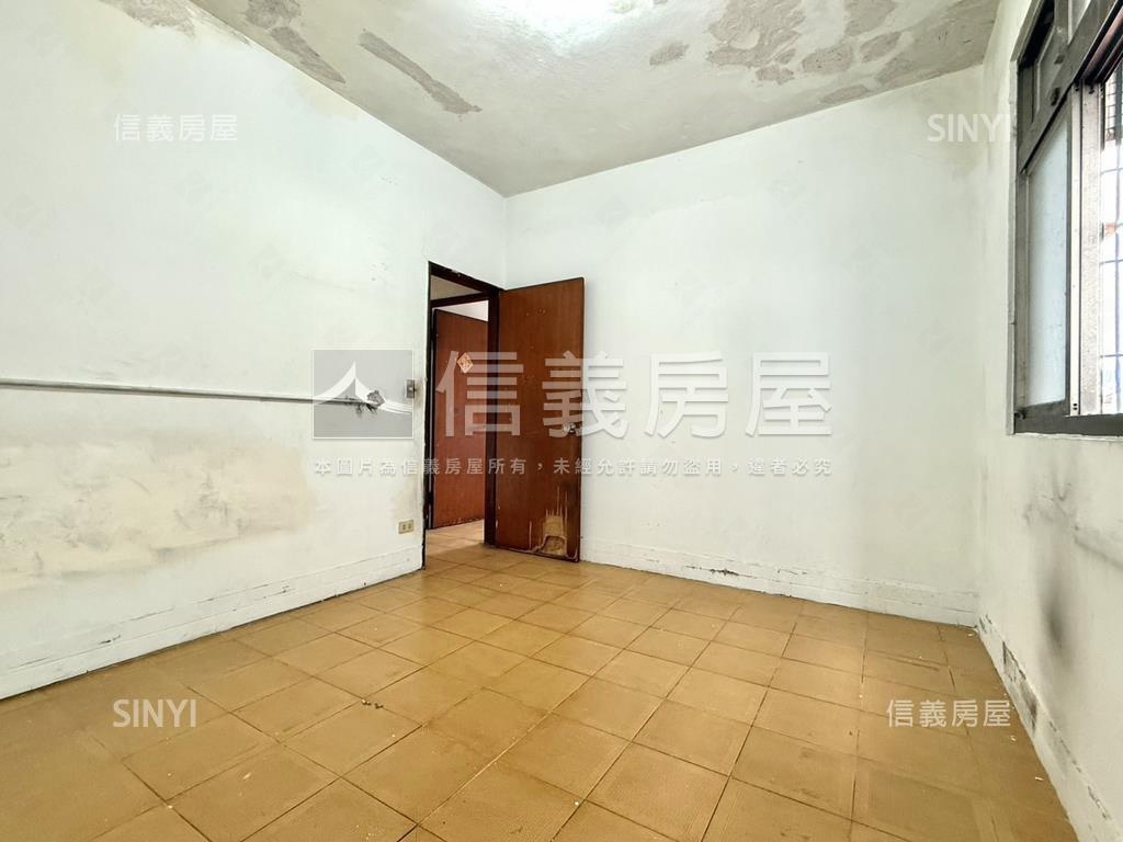 健身公寓一層一戶房屋室內格局與周邊環境