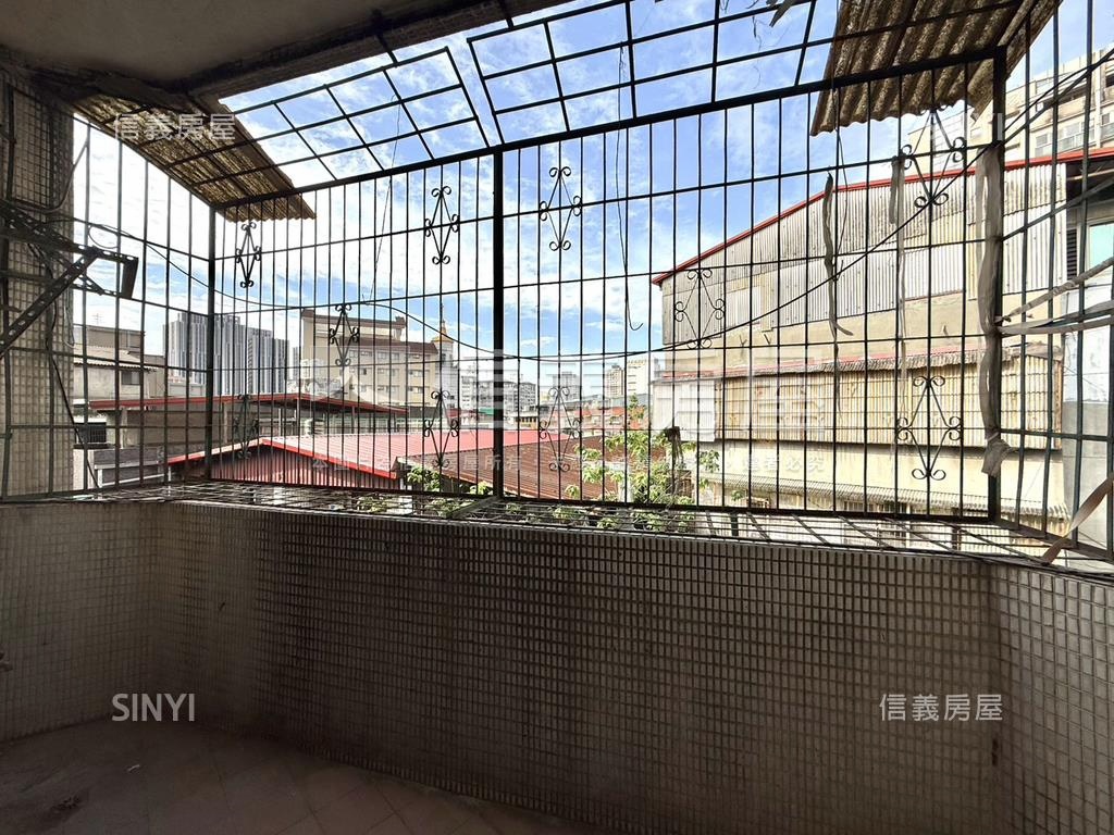 健身公寓一層一戶房屋室內格局與周邊環境
