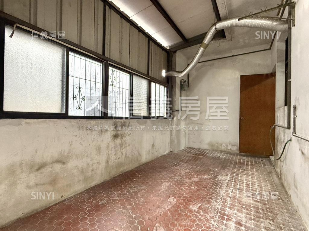健身公寓一層一戶房屋室內格局與周邊環境