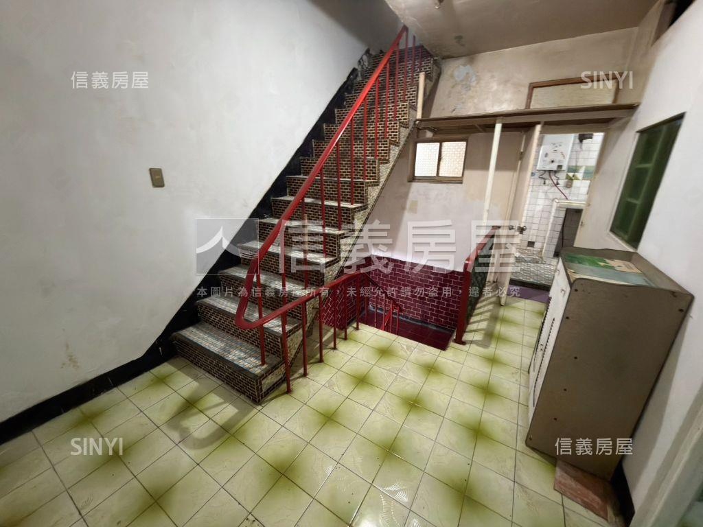 平鎮｜平東路近學區美透天房屋室內格局與周邊環境