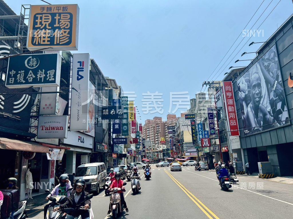 近鳳山體育館大三房美寓房屋室內格局與周邊環境