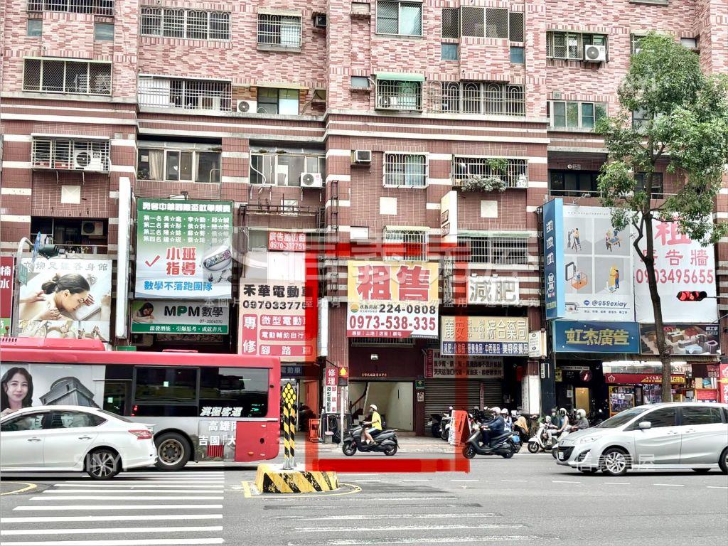 榮總顯眼正路附平車位房屋室內格局與周邊環境