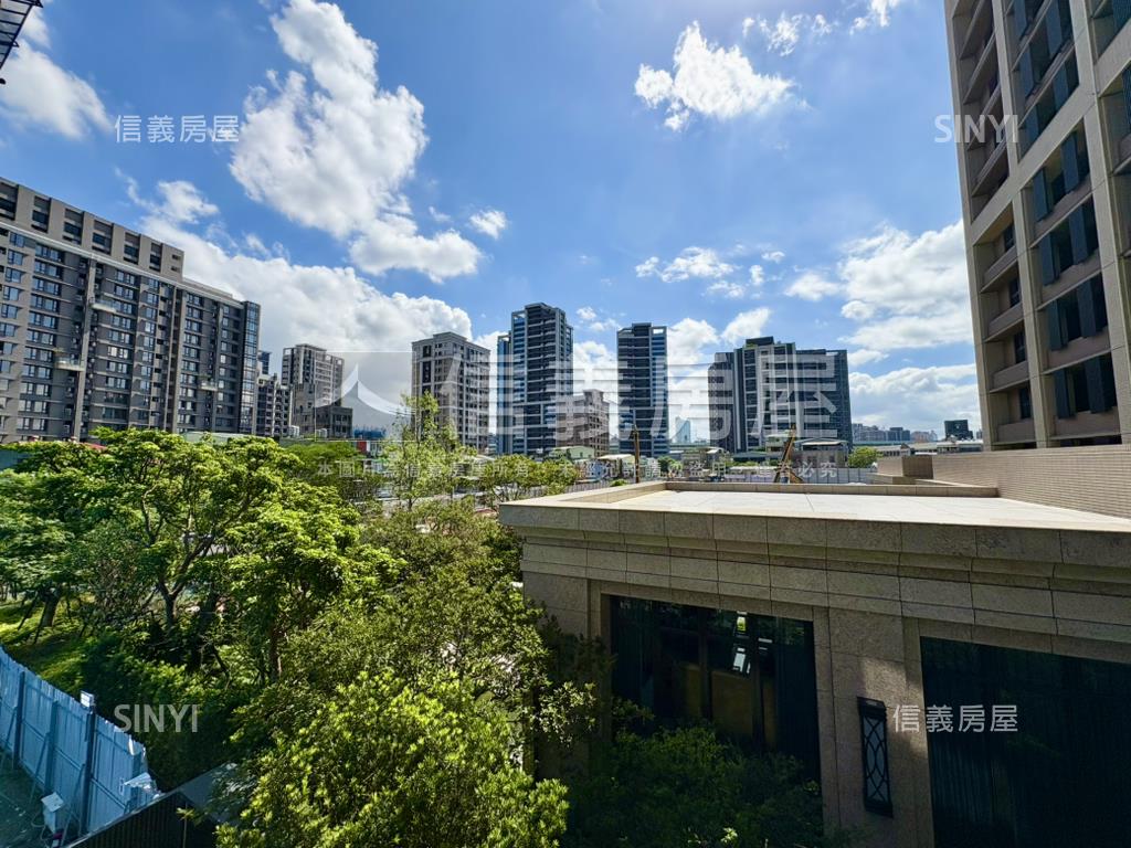 急售！左岸新屋電梯１房房屋室內格局與周邊環境