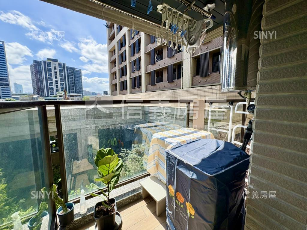 急售！左岸新屋電梯１房房屋室內格局與周邊環境