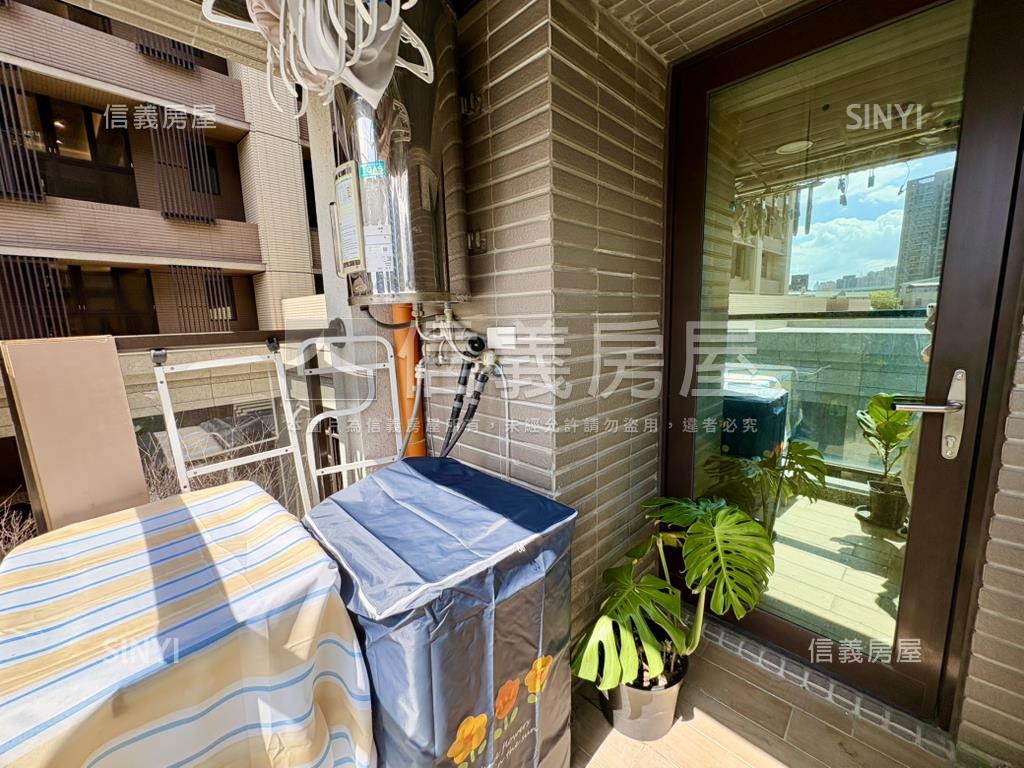 急售！左岸新屋電梯１房房屋室內格局與周邊環境