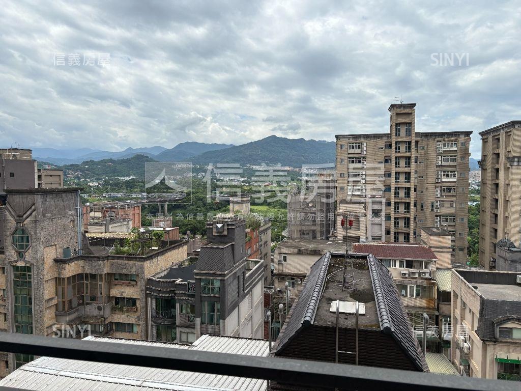 御中央ＩＩ期景觀三房車位房屋室內格局與周邊環境