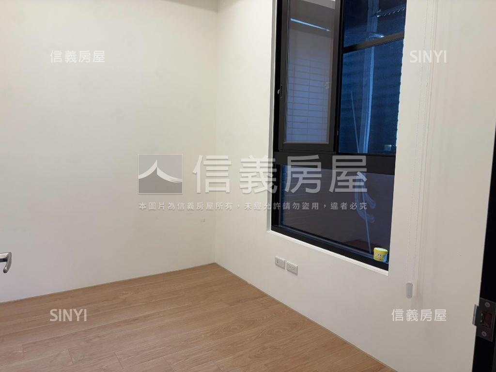 御中央ＩＩ期景觀三房車位房屋室內格局與周邊環境