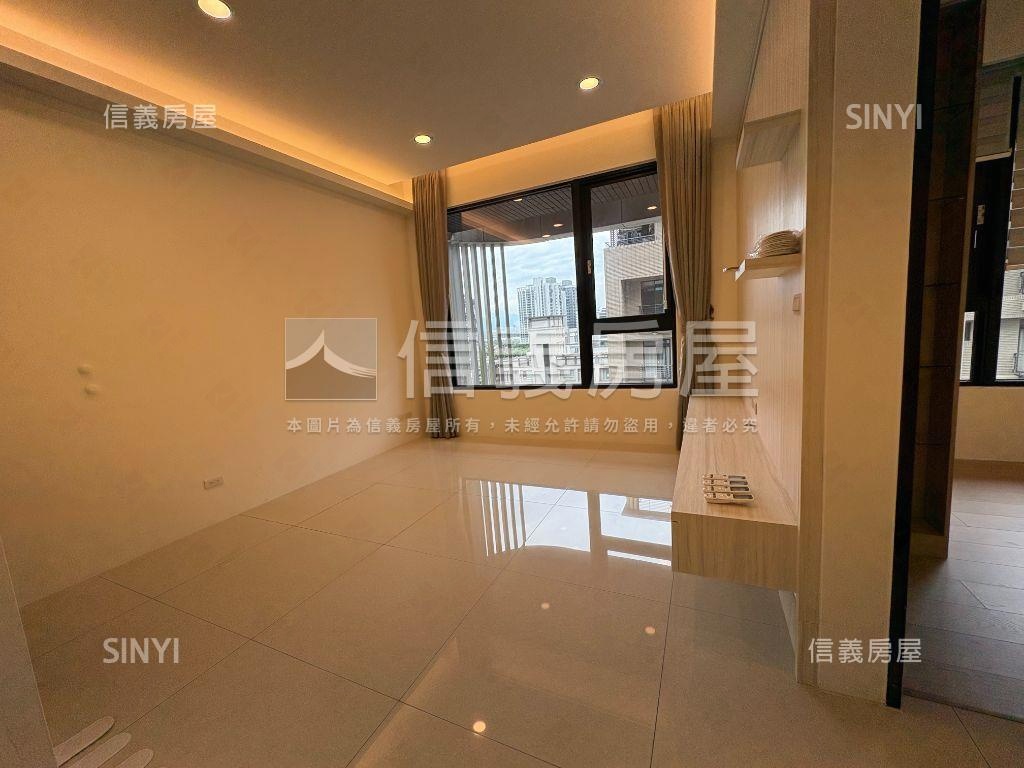 御中央ＩＩ期景觀三房車位房屋室內格局與周邊環境
