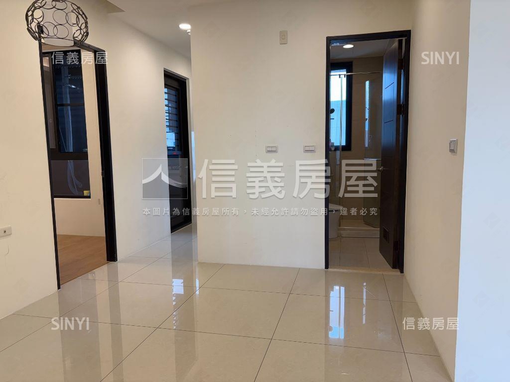 御中央ＩＩ期景觀三房車位房屋室內格局與周邊環境