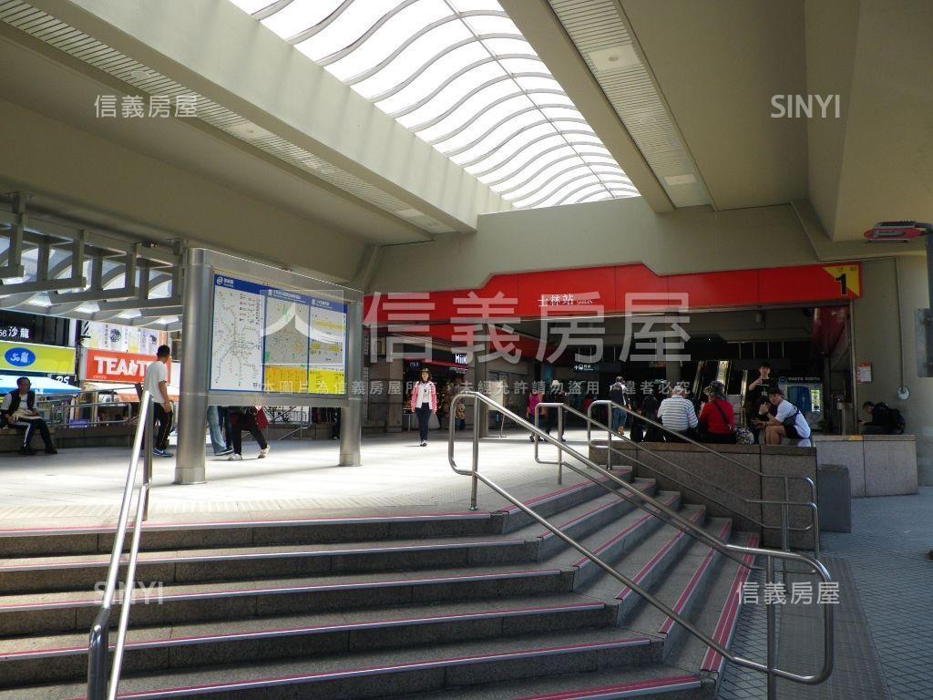 誠售：穩定收租高投報車位房屋室內格局與周邊環境