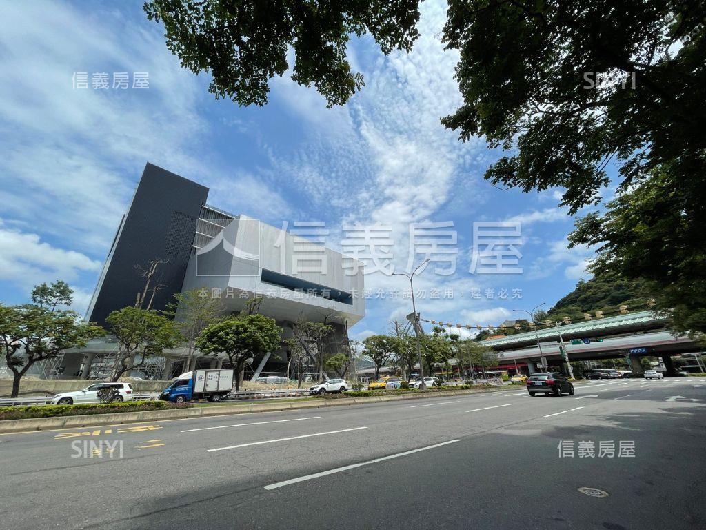 誠售：穩定收租高投報車位房屋室內格局與周邊環境