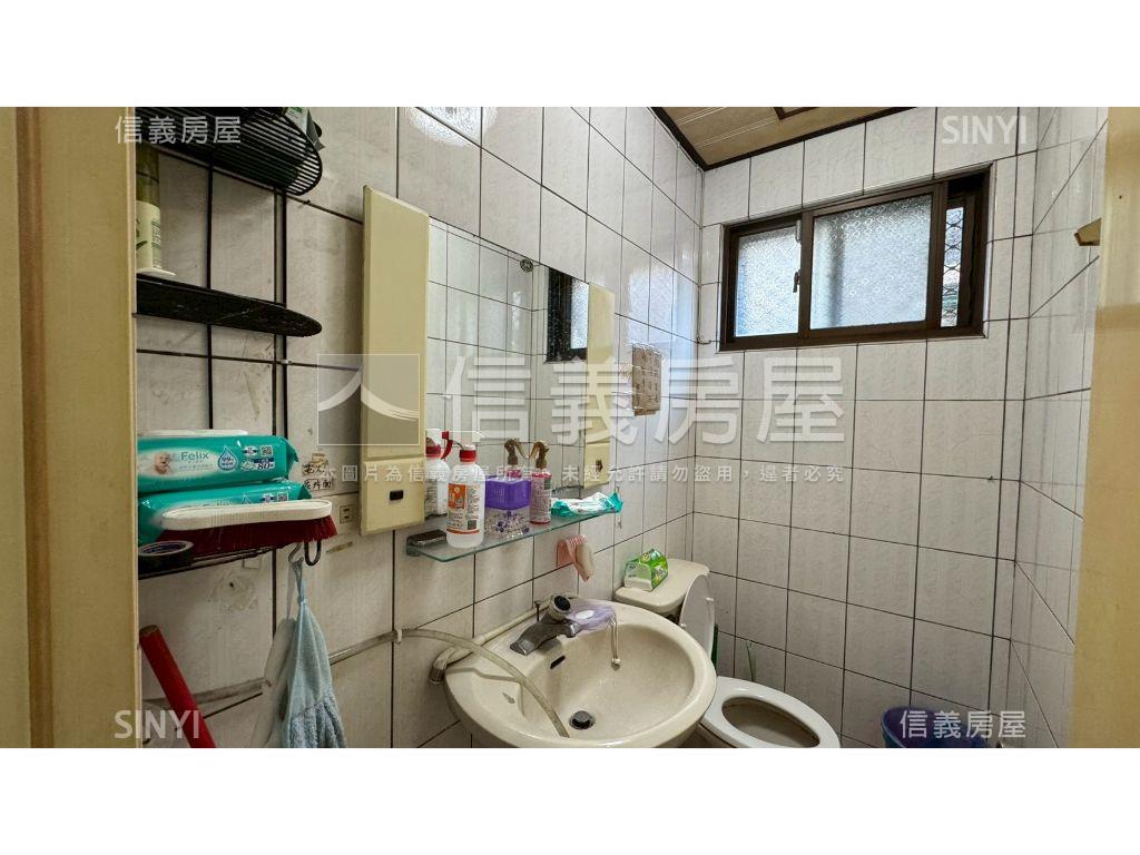 專任大連北街顯眼稀有透店房屋室內格局與周邊環境