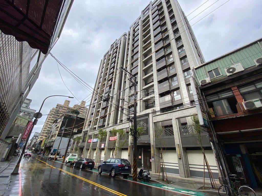 葳格博閱車位房屋室內格局與周邊環境
