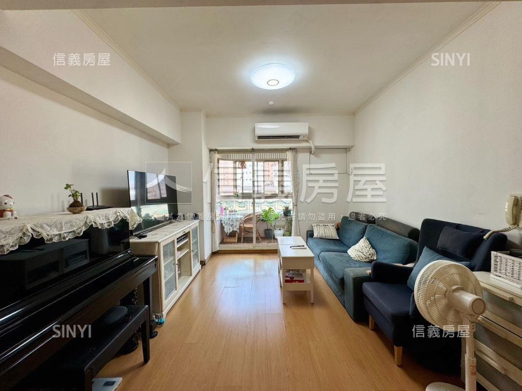 國泰瑞士花園三房車位房屋室內格局與周邊環境