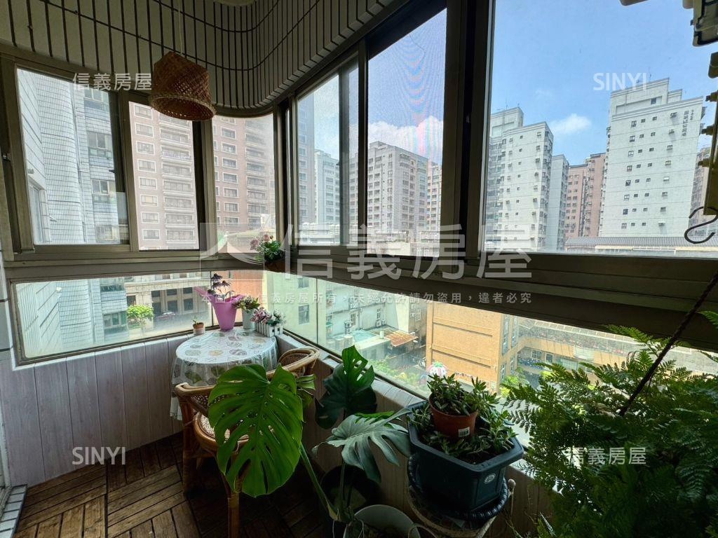 國泰瑞士花園三房車位房屋室內格局與周邊環境