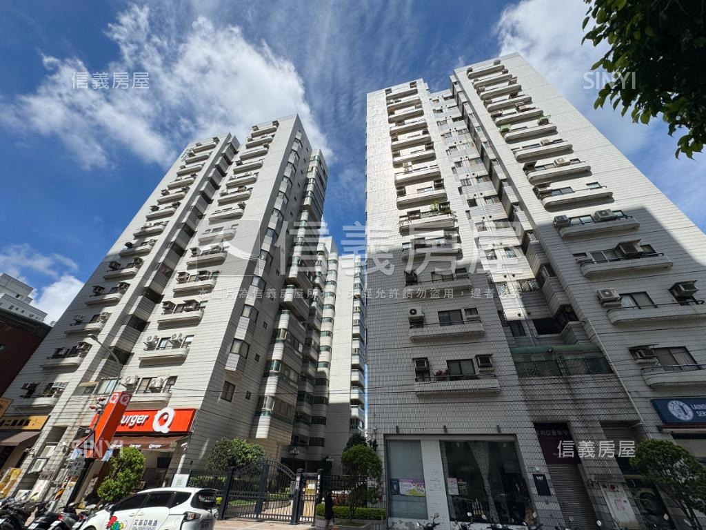 國泰瑞士花園三房車位房屋室內格局與周邊環境