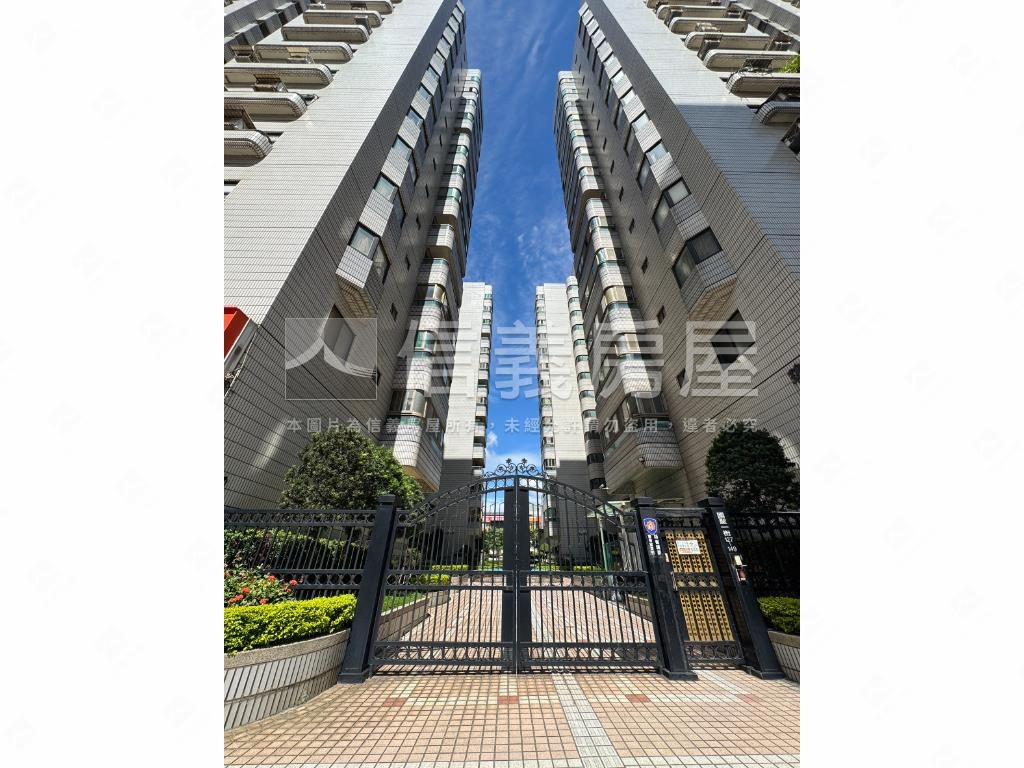 國泰瑞士花園三房車位房屋室內格局與周邊環境