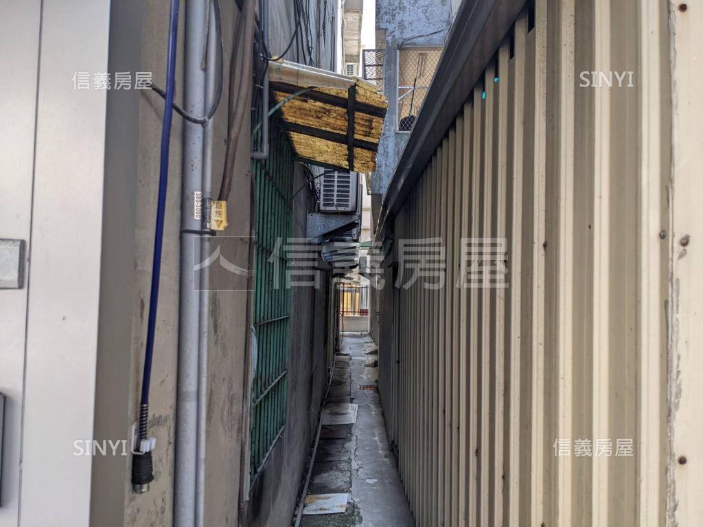 三多一路。邊間大地坪透店房屋室內格局與周邊環境