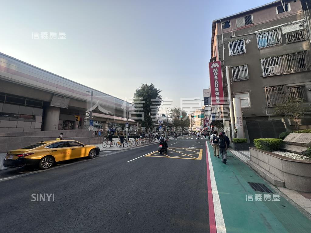 天母頂級稀有車位釋出房屋室內格局與周邊環境