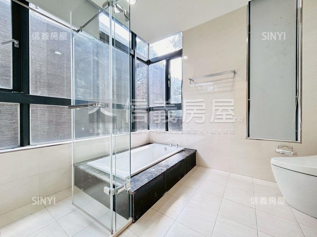 稀有大露台庭院戶房屋室內格局與周邊環境