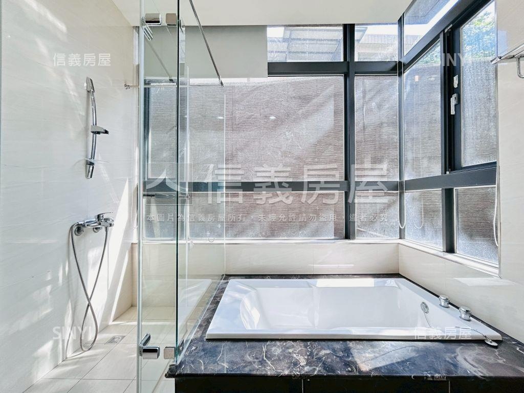 稀有大露台庭院戶房屋室內格局與周邊環境