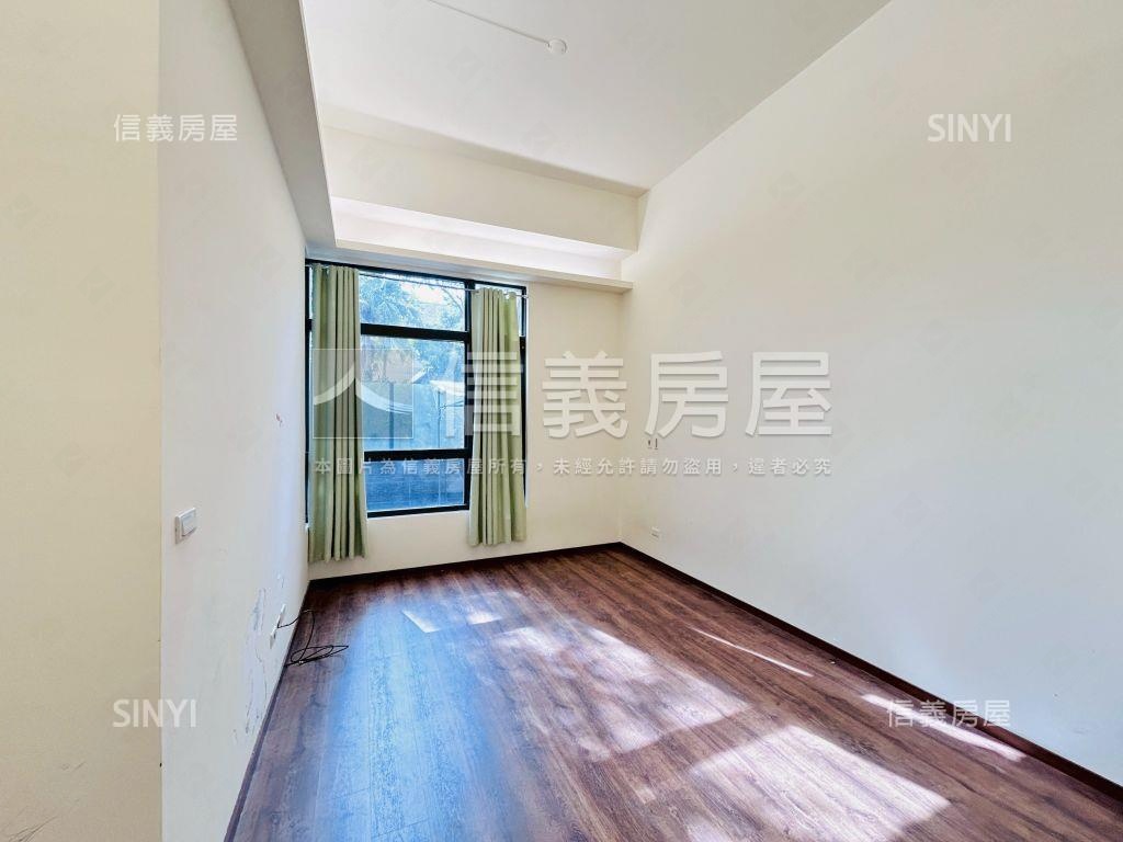 稀有大露台庭院戶房屋室內格局與周邊環境