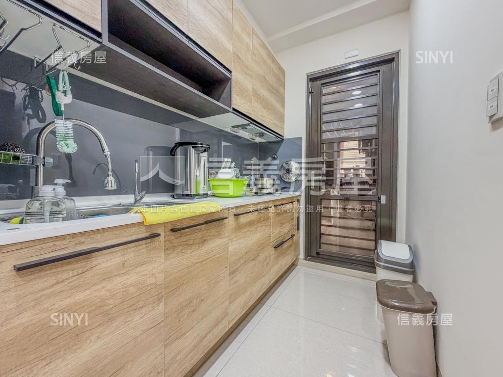 借墨裝潢高樓景觀三房平車房屋室內格局與周邊環境