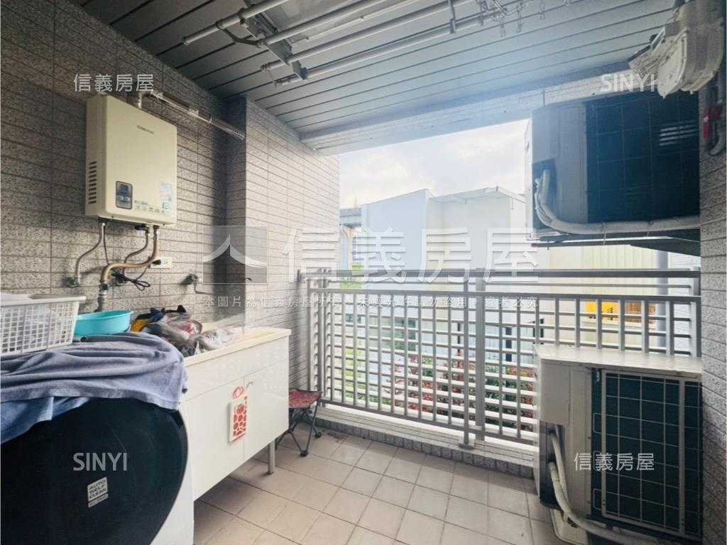 傍公園生活小露臺２房車位房屋室內格局與周邊環境