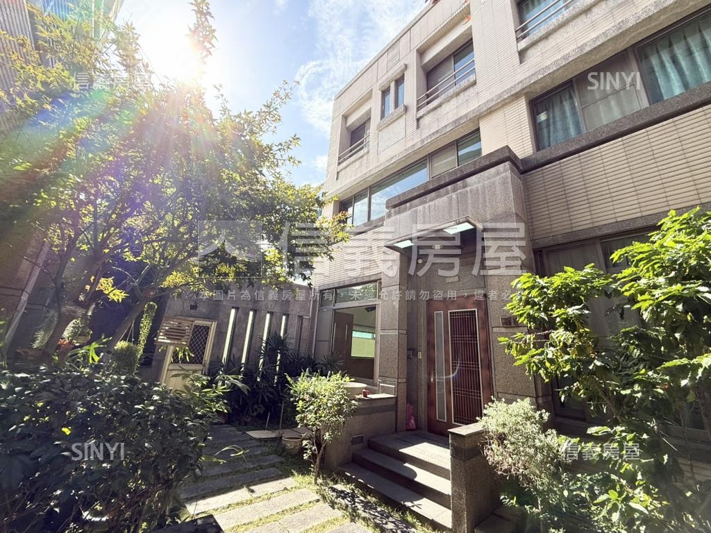 近捷運－震後邊間雙車別墅房屋室內格局與周邊環境