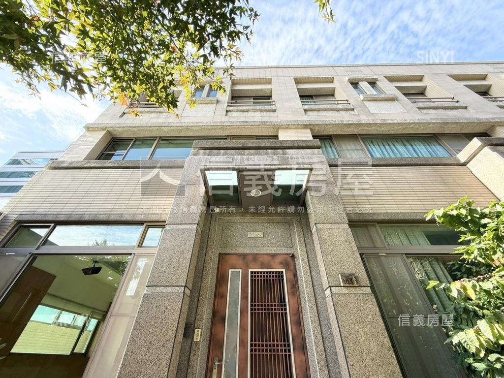 近捷運－震後邊間雙車別墅房屋室內格局與周邊環境