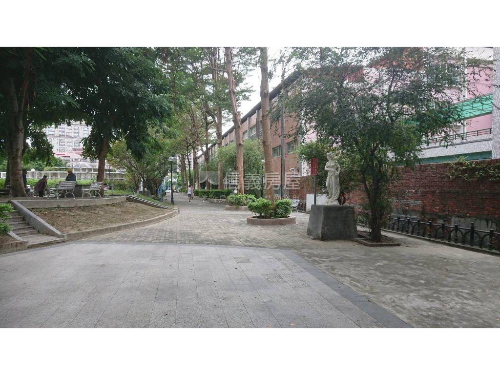 集美靜享臻邸２房房屋室內格局與周邊環境