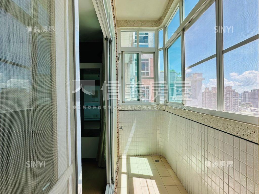 青泉朝南景觀３房平車房屋室內格局與周邊環境