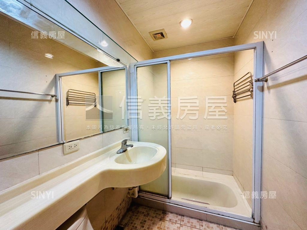 青泉朝南景觀３房平車房屋室內格局與周邊環境
