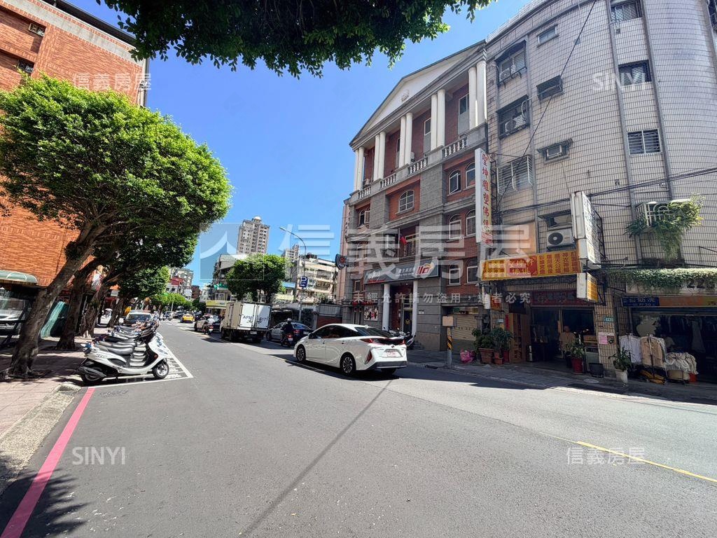 仁愛巨星～巨房屋室內格局與周邊環境