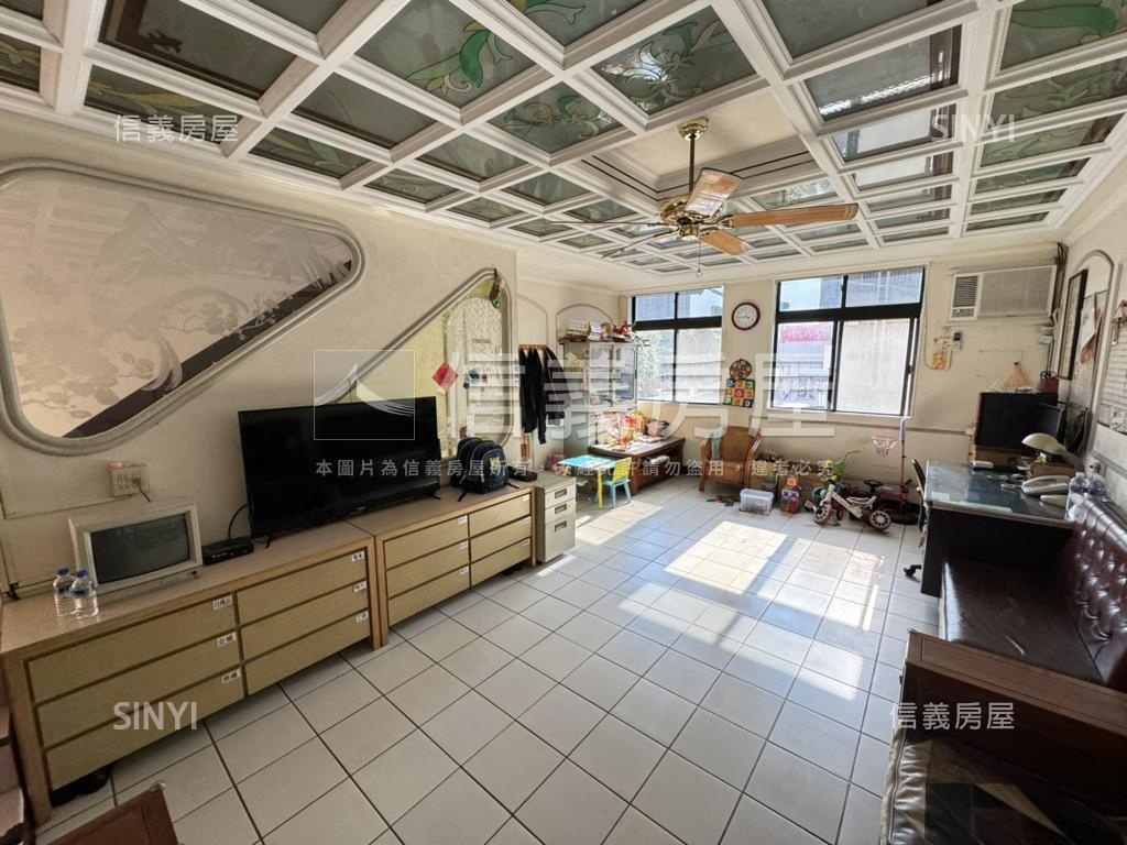 來財！國際路透天店面房屋室內格局與周邊環境