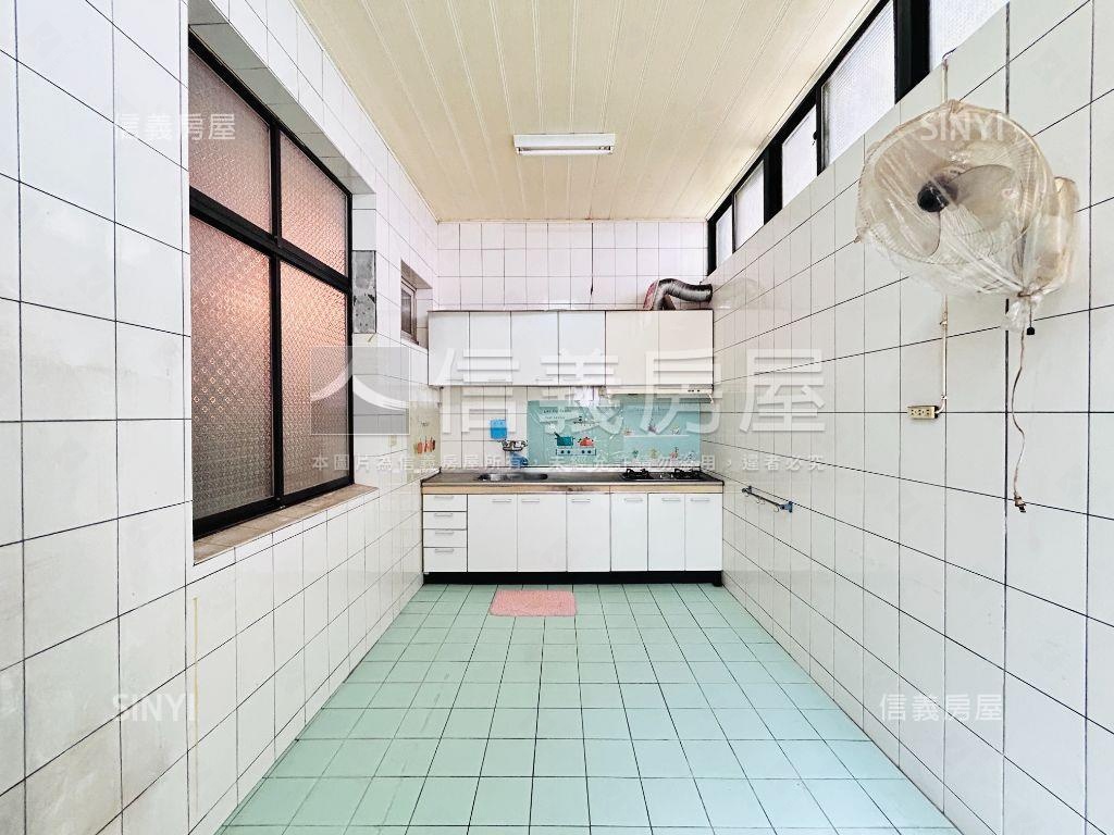 近小檜溪重劃區住商用透天房屋室內格局與周邊環境