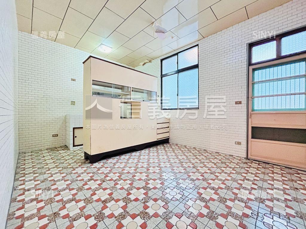 近小檜溪重劃區住商用透天房屋室內格局與周邊環境