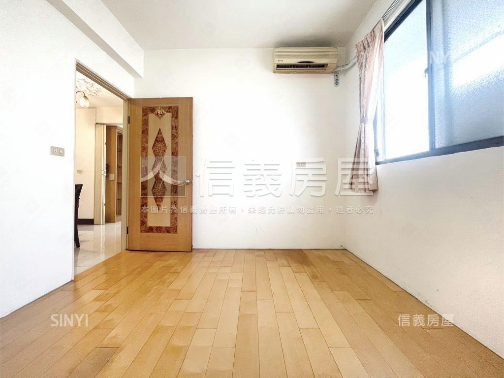 近輕軌邊間採光三房美寓房屋室內格局與周邊環境