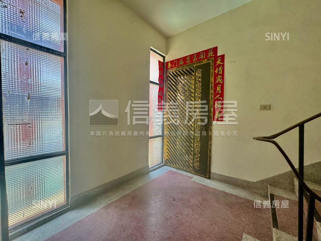 近輕軌邊間採光三房美寓房屋室內格局與周邊環境
