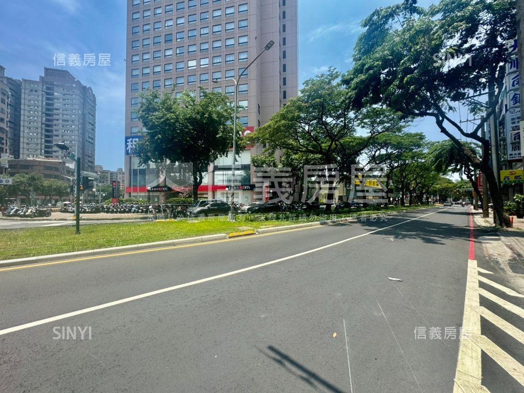 近輕軌邊間採光三房美寓房屋室內格局與周邊環境