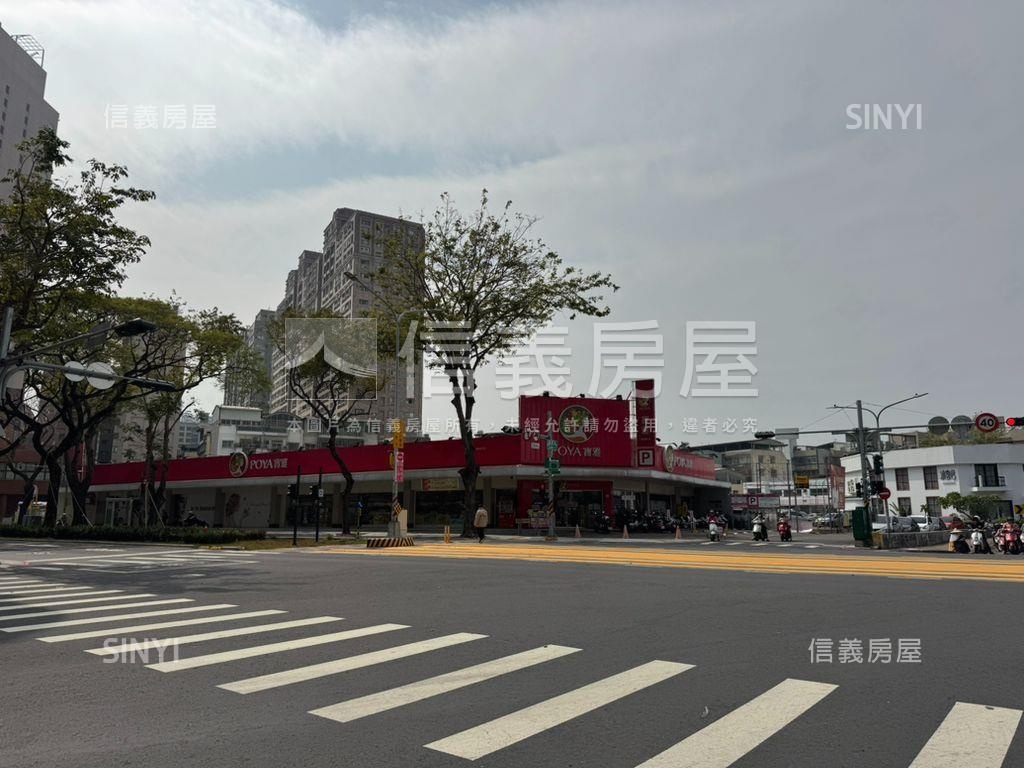 近輕軌邊間採光三房美寓房屋室內格局與周邊環境