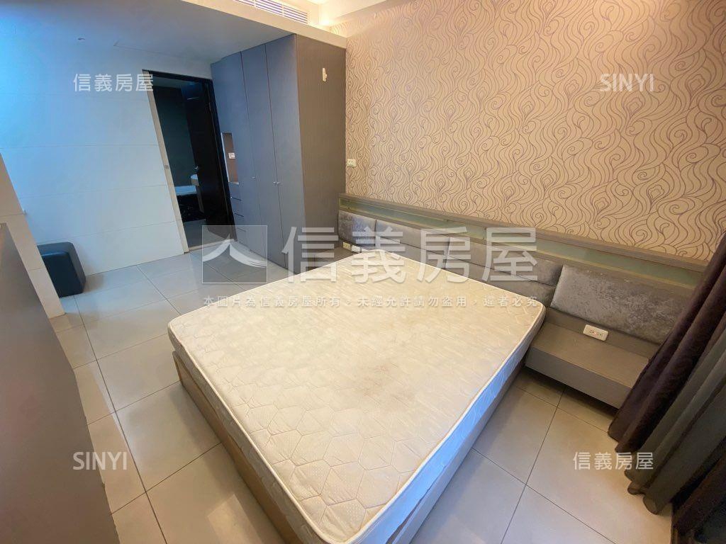 專任崇德文心。小豪宅房屋室內格局與周邊環境