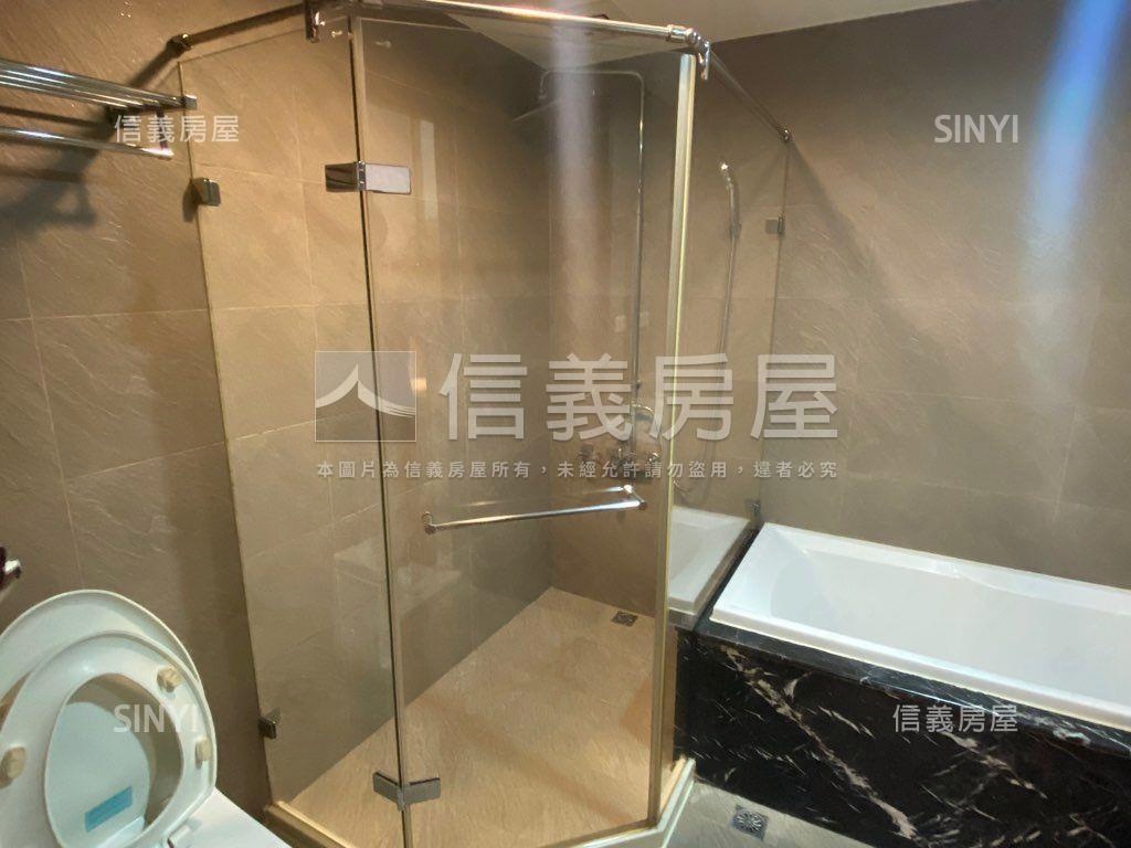 專任崇德文心。小豪宅房屋室內格局與周邊環境