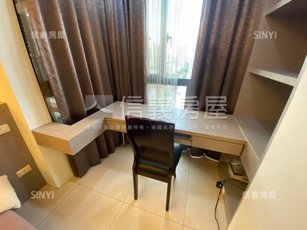 專任崇德文心。小豪宅房屋室內格局與周邊環境