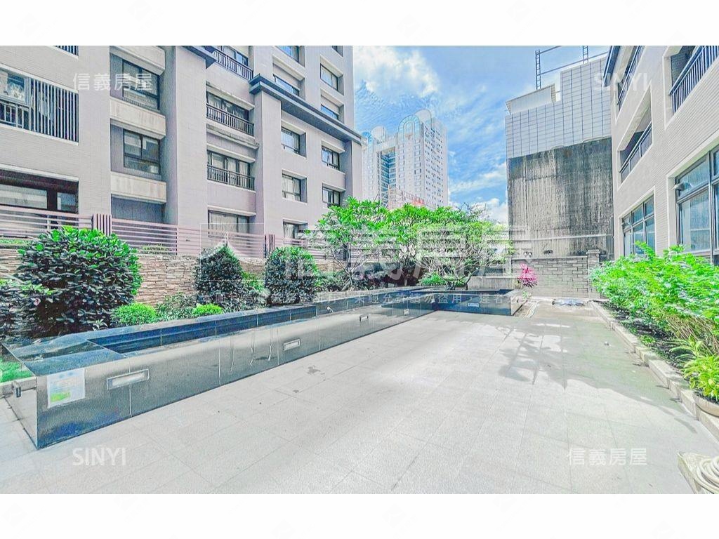 專任崇德文心。小豪宅房屋室內格局與周邊環境