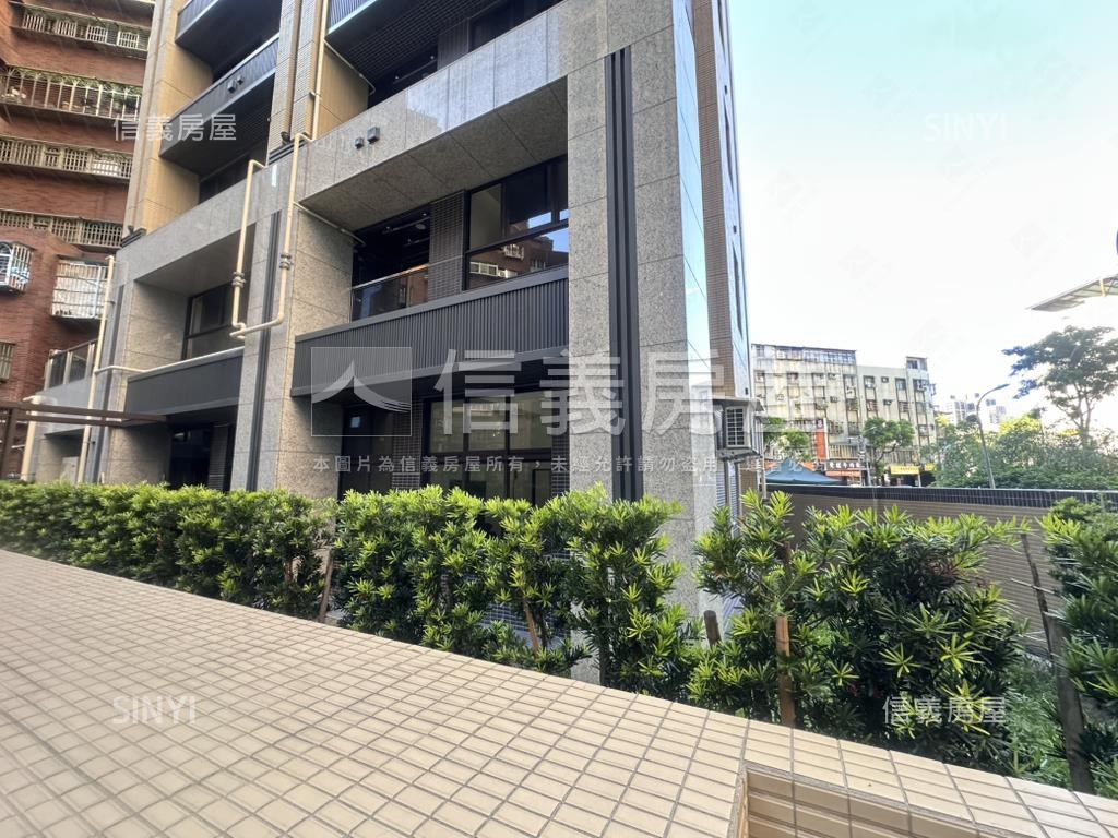 新埔英倫公園庭院一樓三房房屋室內格局與周邊環境